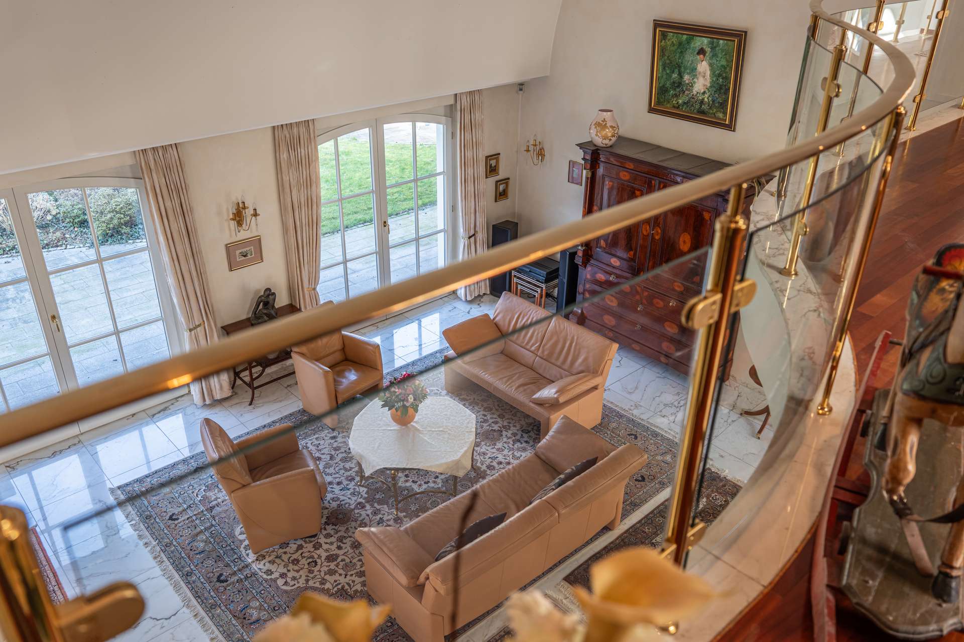 Galerie mit Blick in den Wohnbereich